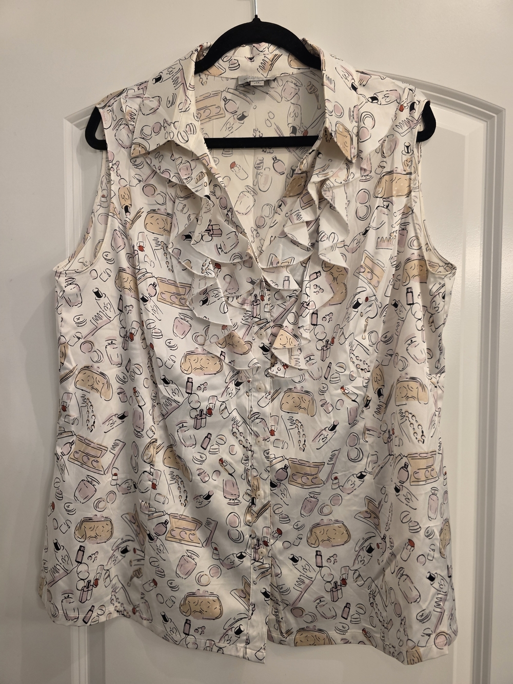 Tahari Cream Sleeveless Ruffle Button-Front Blouse with Cosmetic Print